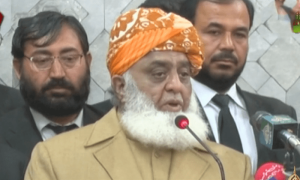 جب چاہیں اپنی حکومت بنائیں، دھاندلی کریں اور نیوٹرل بن جائیں، یہ فوج کا اختیار ہے؟ فضل الرحمٰن
