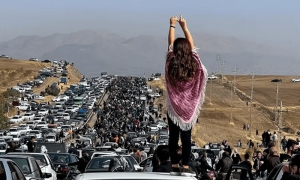 حکومت مخالف مظاہروں کا الزام، ایران میں 400 افراد کو 10 سال تک قید کی سزا