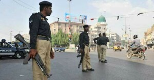 Law enforcers in Karachi fail to stop muggers from killing people over resistance