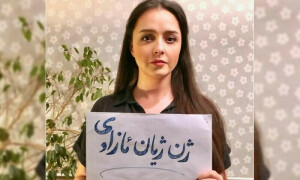 ممتاز شخصیات، انسانی حقوق کی تنظیموں کا ایران سے اداکارہ ترانہ علی دوستی کو رہا کرنے کا مطالبہ
