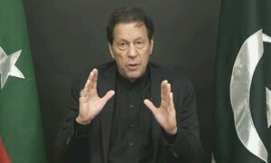 Imran reiterates demand for &lsquo;free and fair&rsquo; polls, says dissolving assemblies his constitutional right