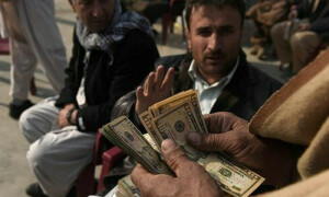 &rsquo;ڈالر کی بلا روک ٹوک افغانستان منتقلی پاکستان کیلئے بحران کا سبب&lsquo;