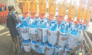 کراچی: سوئی سدرن وعدے کے مطابق گیس فراہم کرنے میں ناکام، شہری اذیت کا شکار