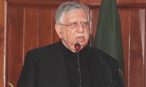 پی ٹی آئی کا وائٹ پیپر: ملک کا قرض 3 ماہ میں 6.4 کھرب ہوجائے گا، شوکت ترین