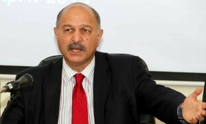 عام انتخابات وقت پر ہوتے نظر نہیں آرہے، سینیٹر مشاہد حسین
