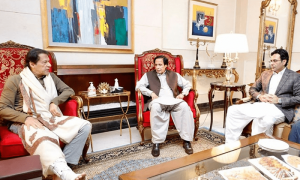 اسمبلی تحلیل کے منصوبے میں تعاون پر عمران خان مسلم لیگ (ق) کے معترف