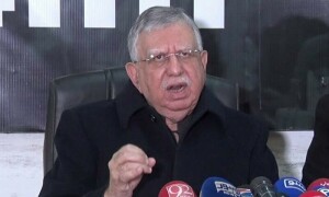 مشکل فیصلے کیے تو حکومت اگلے چند ہفتوں میں بھاگ جائے گی، شوکت ترین