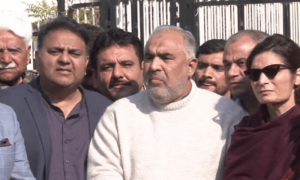پی ٹی آئی کے تمام 125 اراکین کے استعفے قبول نہ کرنا اسپیکر کا غیر قانونی اقدام ہے، اسد قیصر