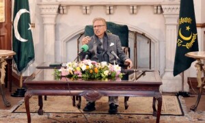 Govt should restrain itself from arresting any popular leader: President Alvi