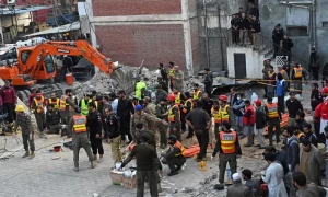 پشاور: پولیس لائنز دھماکے میں شہدا کی تعداد 100 ہوگئی