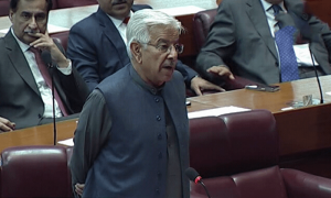 پشاور دہشت گردی: ڈیڑھ دو سال پہلے جو فیصلہ کیا گیا وہ تباہ کن ثابت ہوا، وزیردفاع