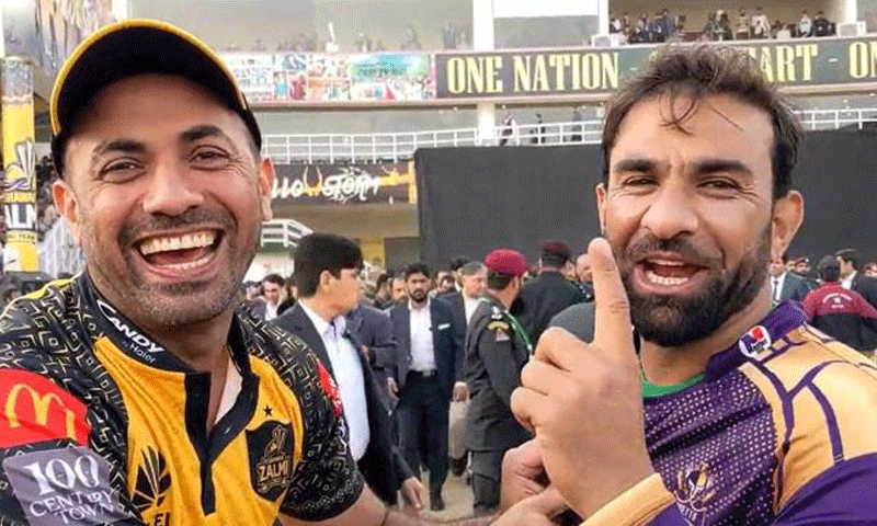 &rsquo;6 چھکے مارنا بڑی بات، کھانا بھی حوصلہ ہے&lsquo;، وہاب، افتخار میں دلچسپ مکالمے