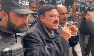 آصف زرداری پر سنگین الزامات: شیخ رشید ایک روزہ راہداری ریمانڈ پر مری پولیس کے حوالے