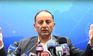 پیٹرولیم مصنوعات کی ذخیرہ اندوزی کرنے والے رک جائیں ورنہ لائسنس منسوخ کردیں گے، وزیر پیٹرولیم