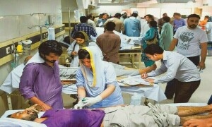 کیماڑی: زہریلی گیس سے مبینہ ہلاکتوں پر 10 مقدمات درج، عدالت سے قبر کشائی کی اجازت طلب