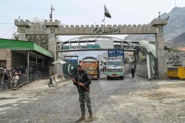 طورخم سرحد پر پاکستان، افغانستان کے درمیان فائرنگ کا تبادلہ، ایک سرحدی محافظ زخمی