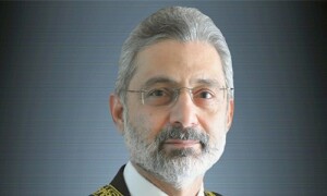 جس کا کام ہے اس کو کرنے دیا جائے، عدلیہ، انتظامیہ کے معاملات میں مداخلت نہیں کر سکتی، جسٹس فائز عیسیٰ