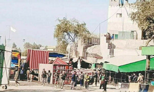 طورخم سرحد 4 روزسے بند، ڈرائیور غذائی اشیا کے ٹرکس واپس پشاور لانے پر مجبور