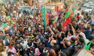 جیل بھرو تحریک: ملتان میں پی ٹی آئی رہنما و کارکنان گرفتاریاں دیے بغیر واپس روانہ
