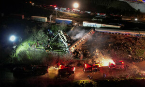 یونان: مال بردار اور مسافر ٹرین کے درمیان تصادم، 36 افراد ہلاک