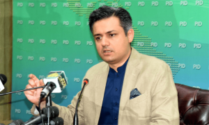 پی ٹی آئی کا معاشی بدحالی پر اسحٰق ڈار کے استعفے کا مطالبہ