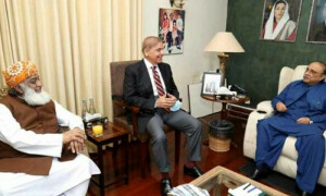 وزیراعظم کی آصف زرداری اور مولانا فضل الرحمٰن سے انتخابی حکمت عملی پر مشاورت