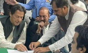 توشہ خانہ کیس: &rsquo;لگتا نہیں عمران خان آج پیش ہوں گے&lsquo;، ہائیکورٹ کا فیصلہ آنے تک سماعت میں وقفہ