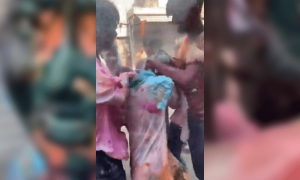 بھارت: ہولی کے جشن کے دوران جاپانی خاتون سیاح کو ہراساں کرنے پر 3 افراد گرفتار