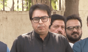 شہباز گل کی فرد جرم مؤخر کرنے کی استدعا مسترد، 22 مارچ کو ذاتی حیثیت میں طلب