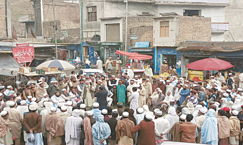 لنڈی کوتل: تحفظات دور نہ کرنے پر مقامی قبیلے کا طورخم پر کسٹم ٹرمینل کی تعمیر روکنے کا انتباہ
