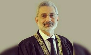 میڈیکل کے طلبہ کو حافظ قرآن ہونے کی بنیاد پر اضافی نمبر دینا سمجھ سے بالاتر ہے، جسٹس فائز عیسیٰ