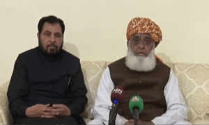 پی ٹی آئی نے جو کچھ کیا وہ کوئی مذہبی جماعت کرتی تو اس کو دہشت گرد قرار دیا جاچکا ہوتا، فضل الرحمٰن