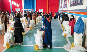 اقوام متحدہ نے فنڈز کی قلت کے سبب لاکھوں افغان شہریوں کیلئے راشن میں کمی کردی