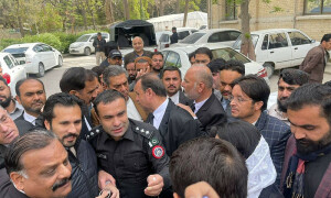 Quetta court grants bail to Imran&rsquo;s nephew Hassaan Niazi