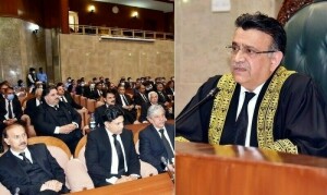 حکومت اور سپریم کورٹ کے درمیان تناؤ نے وکلا برادری میں بھی تقسیم پیدا کردی