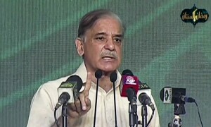 آئی ایم ایف کی شرط پر دوستوں سے پیسے لانے کیلئے نئے آرمی چیف سمیت سب نےکوششیں کیں، وزیراعظم