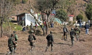 مقبوضہ کشمیر: 5 بھارتی فوجیوں کی ہلاکت کے بعد &rsquo;بڑے پیمانے پر سرچ آپریشن&lsquo; شروع