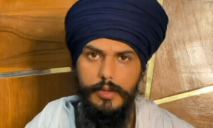 بھارت: سکھ رہنما امرت پال سنگھ آسام جیل منتقل
