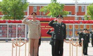 آرمی چیف کی چینی فوجی کمانڈر سے ملاقات، باہمی سلامتی کے امور پر تبادلہ خیال