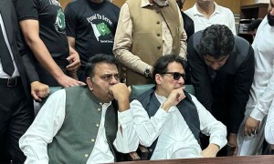 بغاوت پر اکسانے کا کیس: اسلام آباد ہائیکورٹ سے عمران خان کی 3 مئی تک عبوری ضمانت منظور