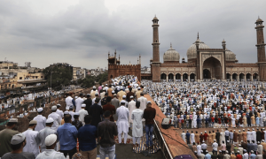 بھارت: سڑک پر نماز عید کی ادائیگی پر کان پور میں 1700 مسلمانوں کے خلاف مقدمہ