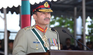 دشمن عوام اور فوج کے درمیان دراڑ ڈالنے کی کوششوں میں سرگرم ہے، آرمی چیف