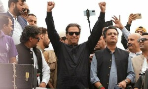 عدلیہ سے اظہارِ یکجہتی کیلئے عوام آج باہر نکلیں، عمران خان