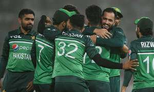پاکستان نے تاریخ میں پہلی بار ون ڈے رینکنگ میں پہلی پوزیشن حاصل کرلی