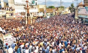 سوات: خیبرپختونخوا میں دہشتگردی کی لہر کے خلاف ہزاروں افراد کا احتجاج