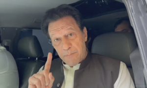 عمران خان کی &rsquo;موجودہ بحرانوں&lsquo; کے درمیان وزیر اعظم، وزیر خارجہ کے غیر ملکی دوروں پر کڑی تنقید