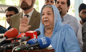 لاہور ہائیکورٹ سے رہائی کے احکامات کے چند گھنٹوں بعد ڈاکٹر یاسمین راشد پھر گرفتار