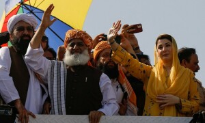 Ruling coalition wants CJP to step down over &lsquo;Imran bias&rsquo;