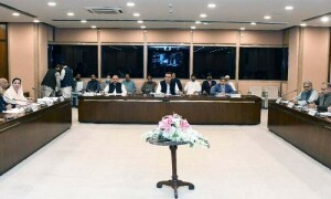 پی اے سی اجلاس: چیف جسٹس اور ججز کی مراعات کی تفصیلات طلب