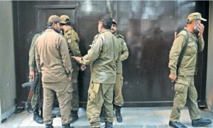 ضمانت منسوخی کے بعد اینٹی کرپشن اسٹیبلشمنٹ کا پرویز الہٰی کے گھر پر چھاپہ